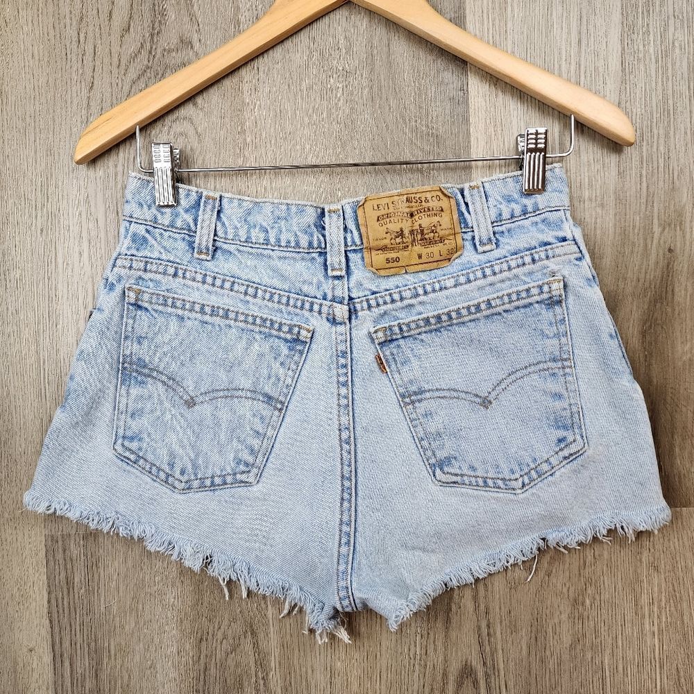 Levi's 550 Distressed Denim Shorts - Picture 3 of 6